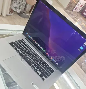 Laptop Apple MacBook Pro 2015 16GB Intel Core i7 SSD 256GB