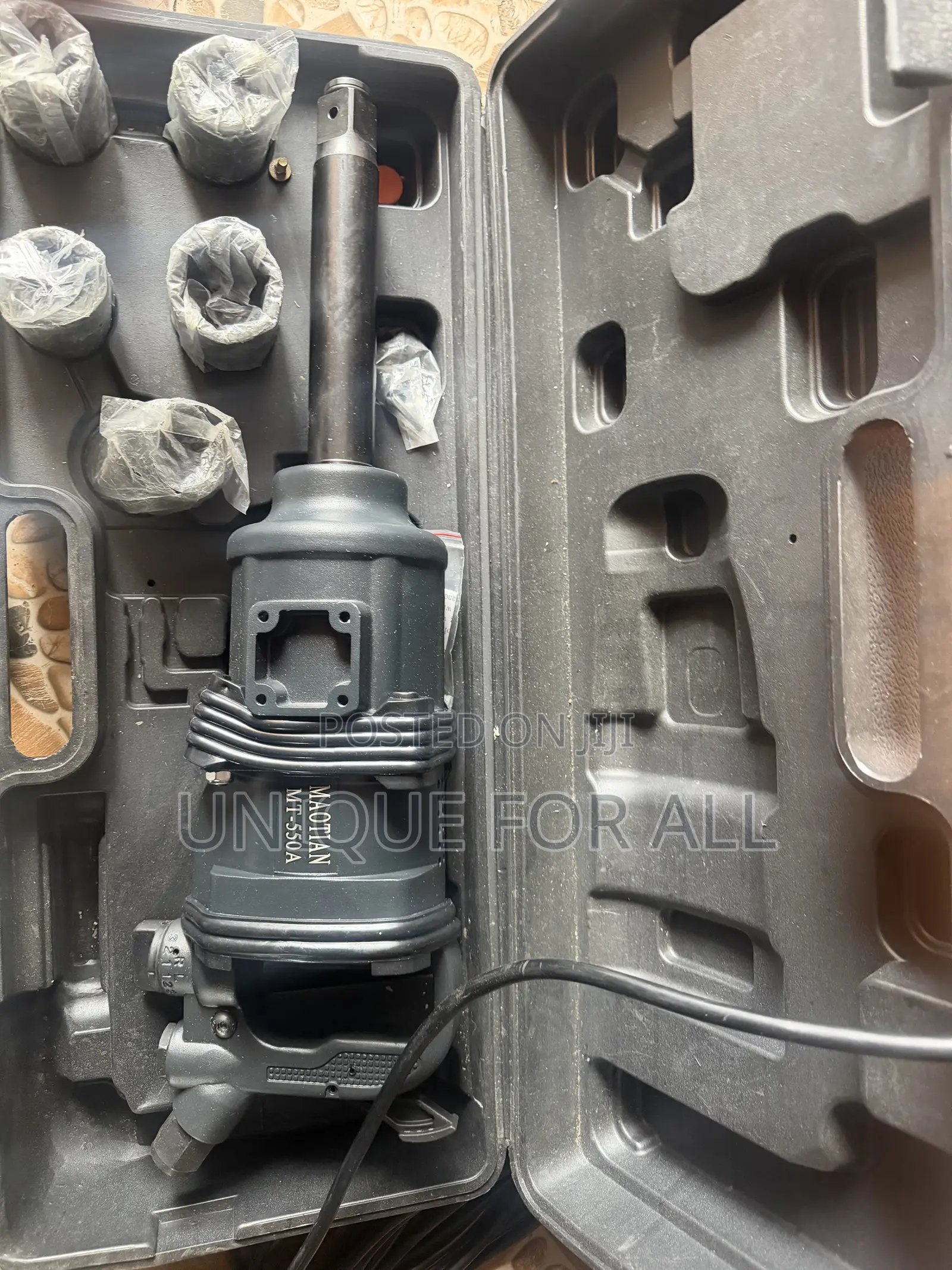 ኤር ኢምፓክት ውረንች (Air Impact Wrench / Pneumatic Impact Wrench)