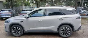 BYD Sealion 05 DM-i 2025 Ivory
