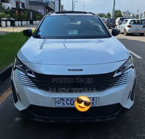 Peugeot 5008 2021 White