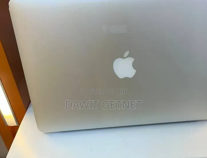 New Laptop Apple MacBook Air 2017 8GB Intel Core i5 SSD 256GB