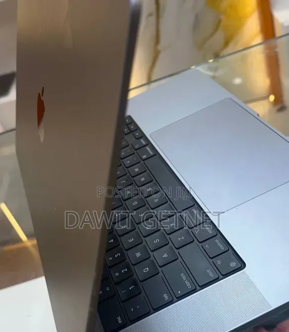 New Laptop Apple MacBook Pro 2021 M1 16GB Apple M1 Pro SSD 512GB