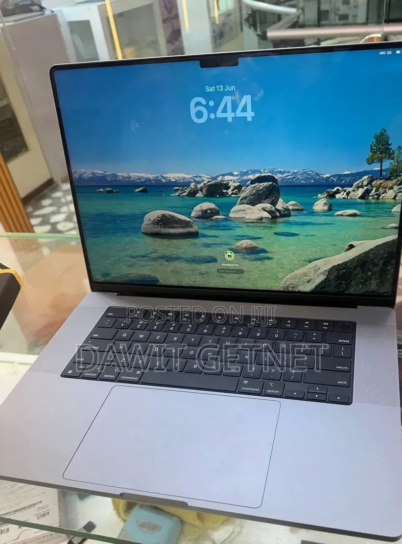 New Laptop Apple MacBook Pro 2021 M1 16GB Apple M1 Pro SSD 512GB