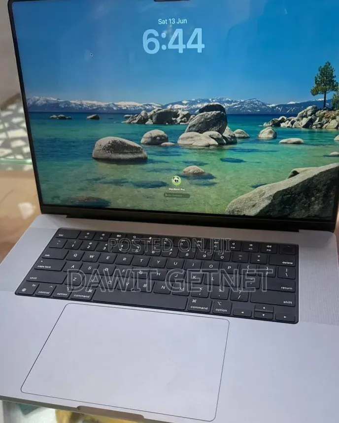 New Laptop Apple MacBook Pro 2021 M1 16GB Apple M1 Pro SSD 512GB