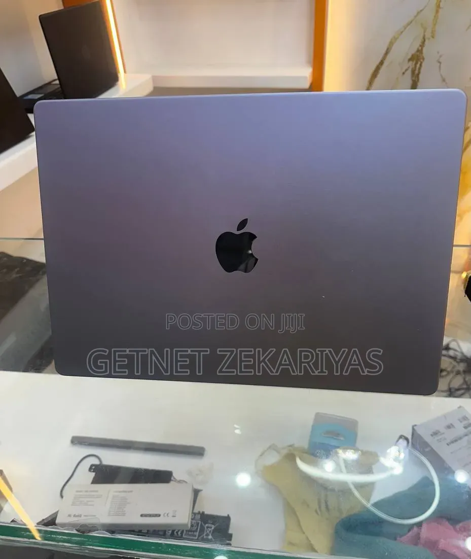 New Laptop Apple MacBook Pro 16GB Apple M1 Pro SSD 512GB