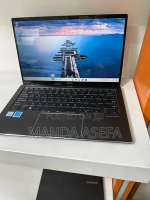 New Laptop Asus ZenBook 13 UX331UN 16GB Intel Core i7 SSD 256GB