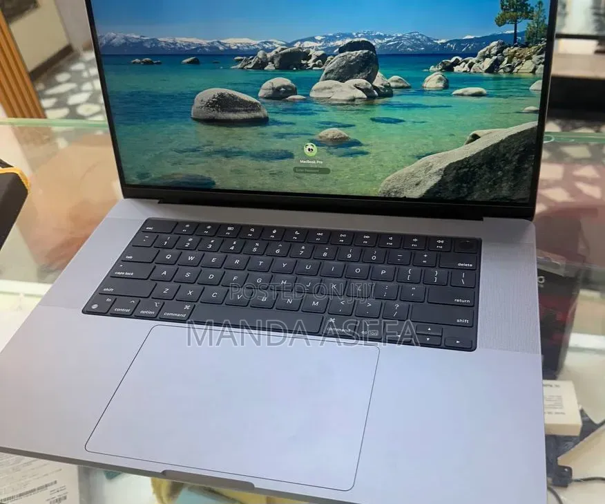 New Laptop Apple MacBook Pro 2021 M1 16GB Apple M1 Pro SSD 512GB