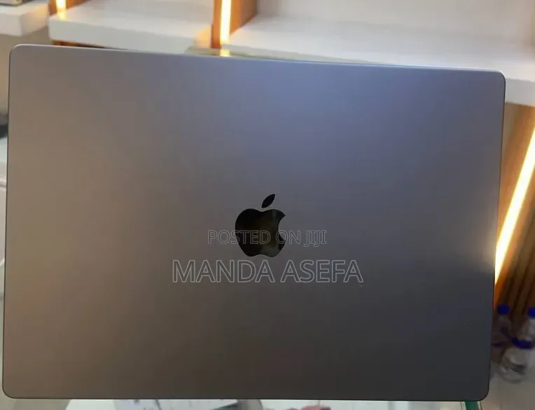 New Laptop Apple MacBook Pro 2021 M1 16GB Apple M1 Pro SSD 512GB