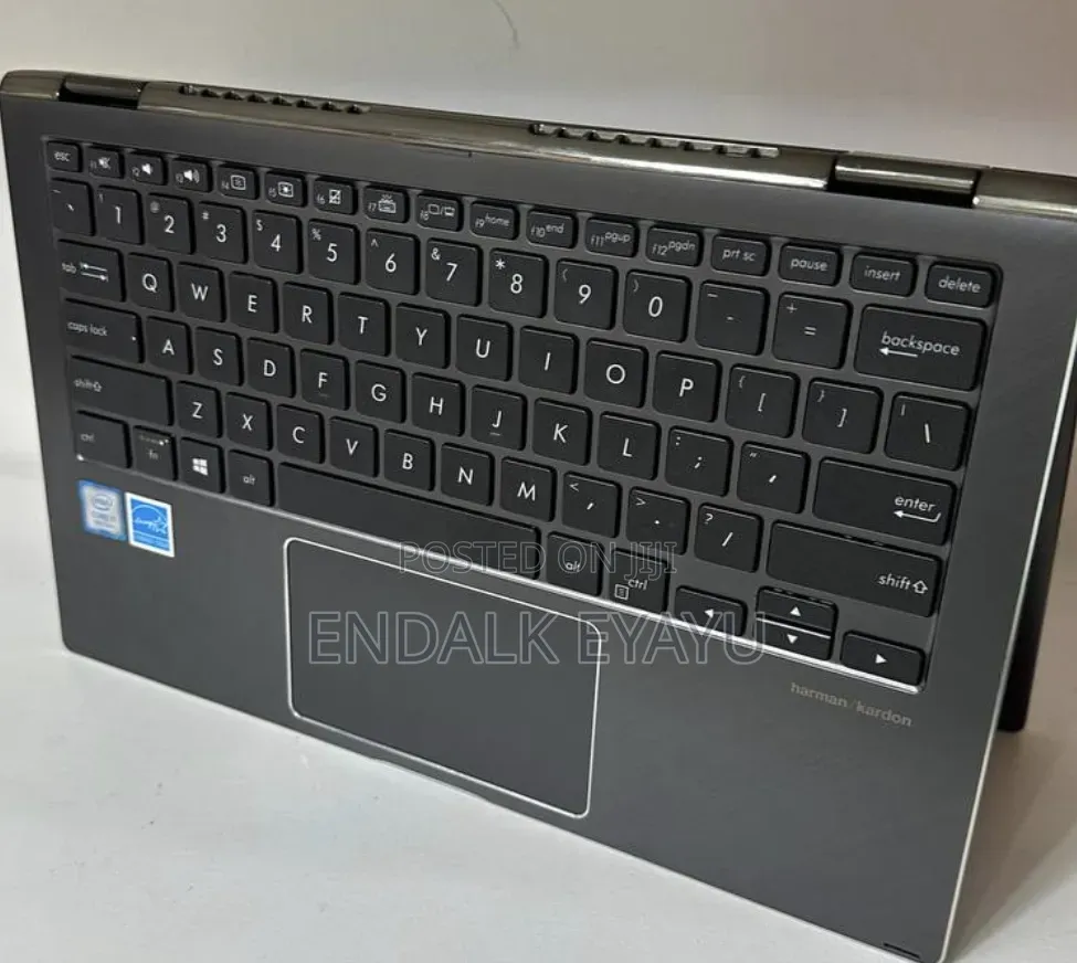 New Laptop Asus ZenBook 13 UX331UN 16GB Intel Core i7 SSD 256GB