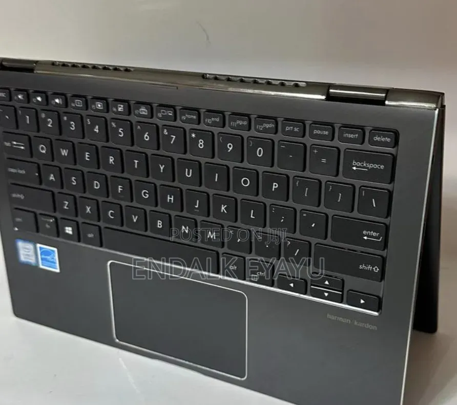 New Laptop Asus ZenBook 13 UX331UN 16GB Intel Core i7 SSD 256GB