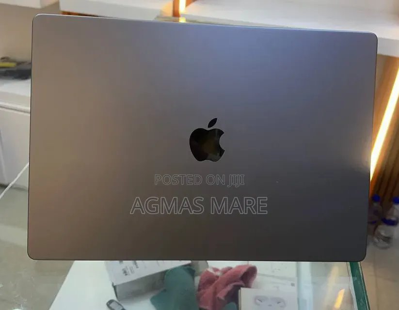 New Laptop Apple MacBook Pro 2021 M1 16GB Apple M1 Pro SSD 512GB