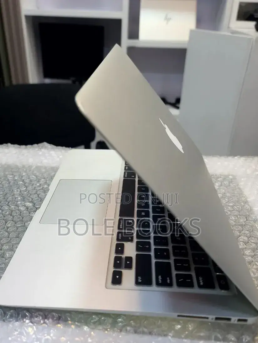 New Laptop Apple MacBook Air 2017 8GB Intel Core i5 SSD 128GB