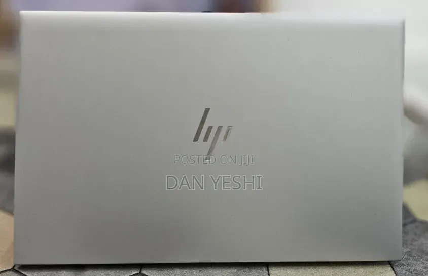 New Laptop HP ZBook Firefly G8 16GB Intel Core i7 SSD 512GB