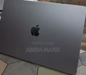 New Laptop Apple MacBook Air 2024 M3 8GB Apple M3 SSD 512GB