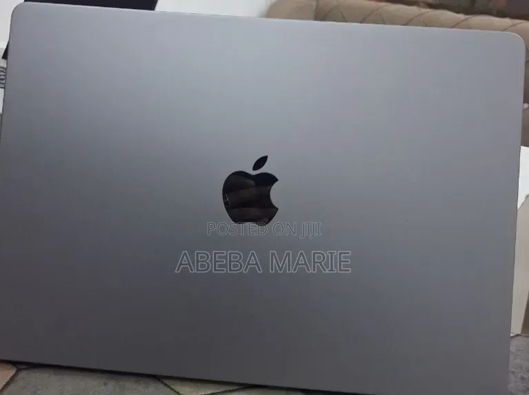 New Laptop Apple MacBook Air 2024 M3 8GB Apple M3 SSD 512GB