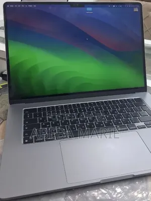 New Laptop Apple MacBook Air 2024 M3 8GB Apple M3 SSD 512GB