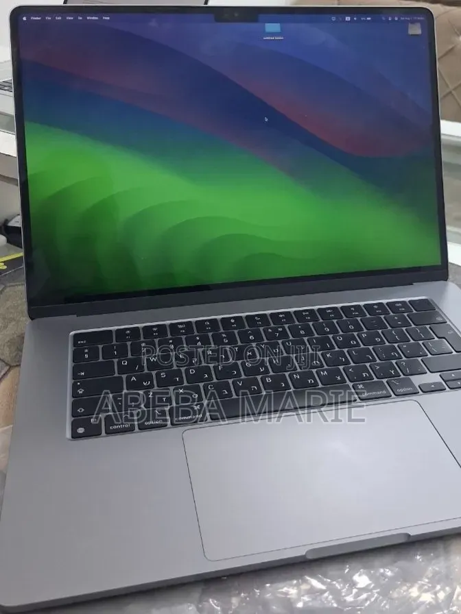 New Laptop Apple MacBook Air 2024 M3 8GB Apple M3 SSD 512GB