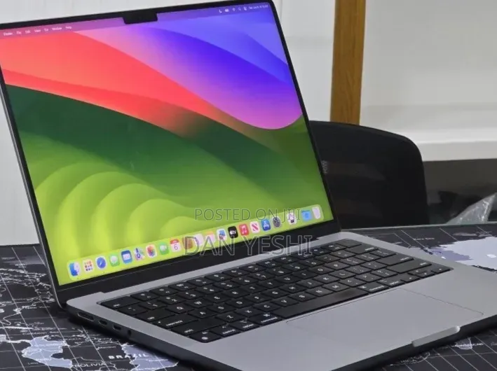 New Laptop Apple MacBook Pro 2023 M3 8GB Apple M3 SSD 512GB