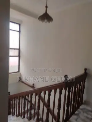 6bdrm House in G+1 House, Bole for rent