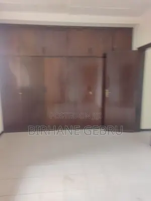 6bdrm House in G+1 House, Bole for rent