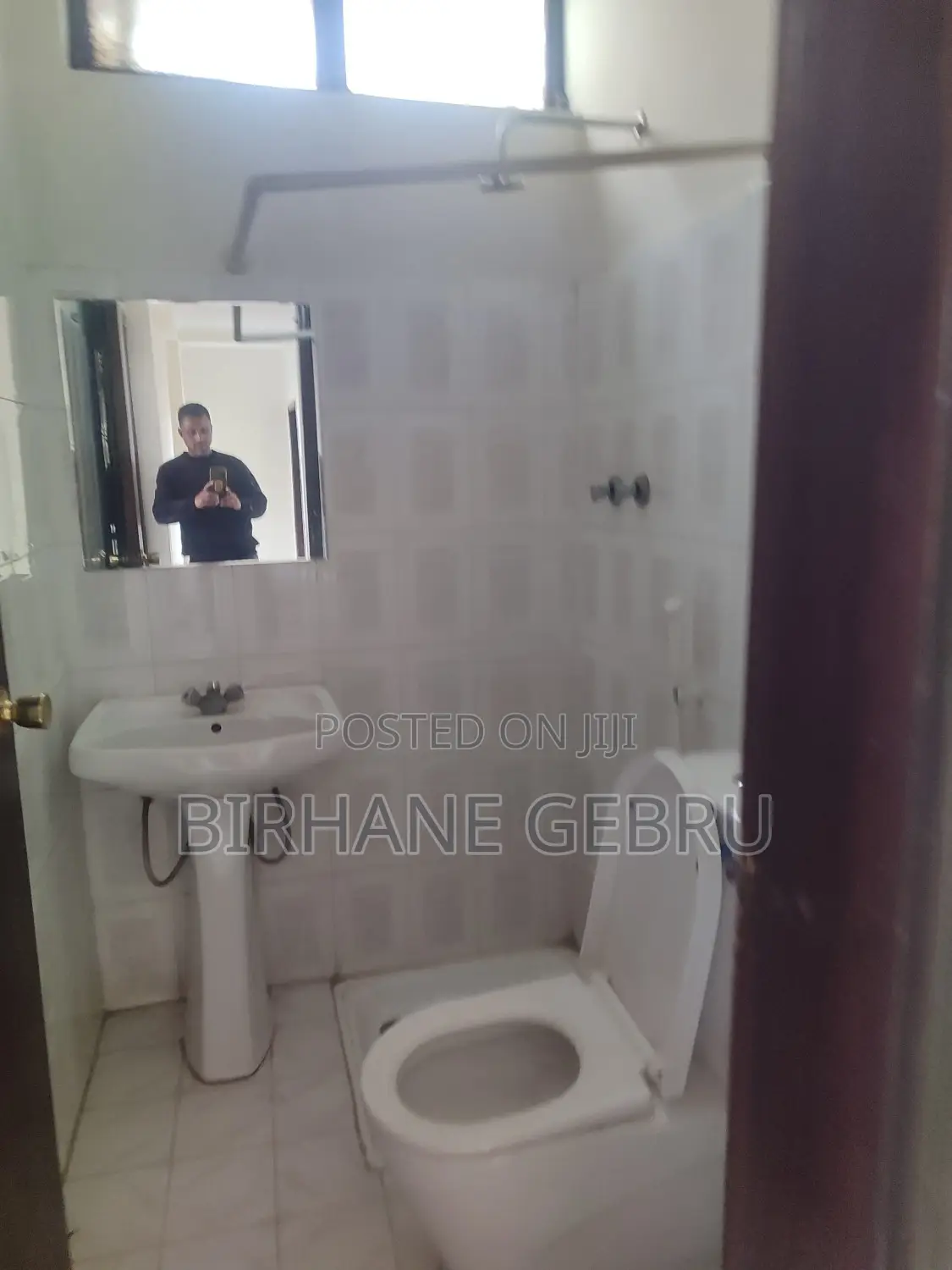6bdrm House in G+1 House, Bole for rent