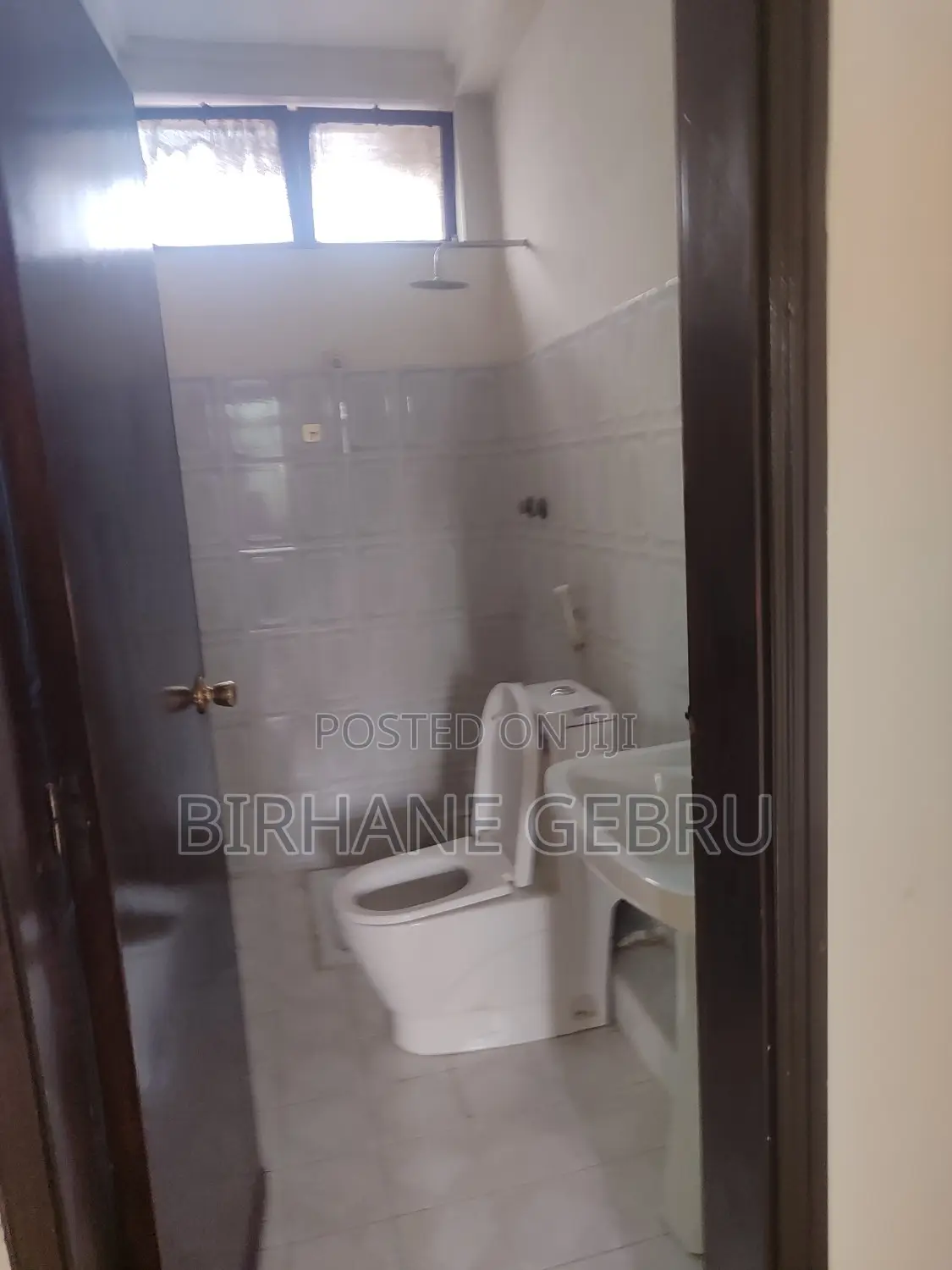 6bdrm House in G+1 House, Bole for rent