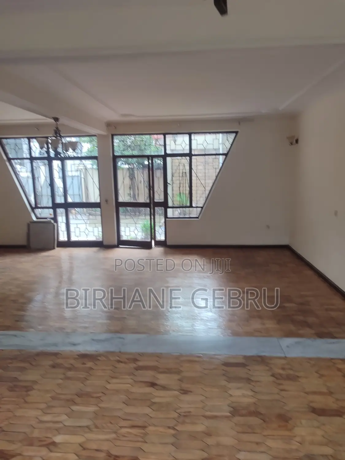 6bdrm House in G+1 House, Bole for rent
