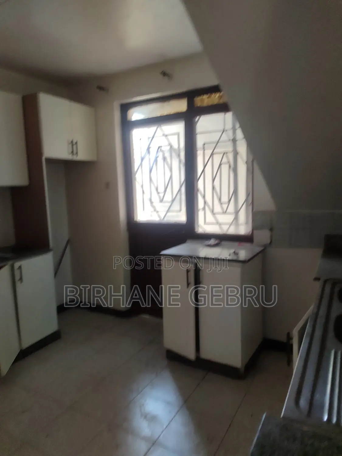 6bdrm House in G+1 House, Bole for rent