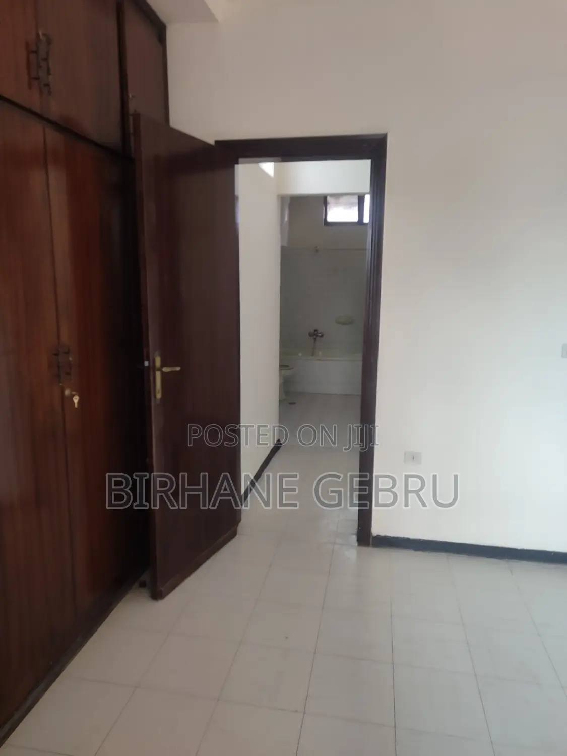 6bdrm House in G+1 House, Bole for rent