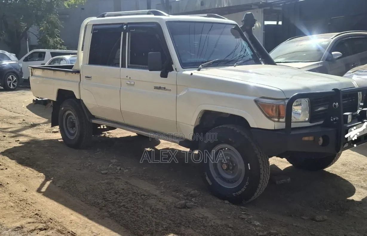 Toyota Land Cruiser 2019 White