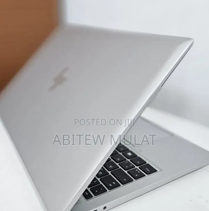 New Laptop HP ZBook Firefly G8 16GB Intel Core i7 SSD 512GB