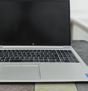 New Laptop HP ZBook Firefly G8 16GB Intel Core i7 SSD 512GB