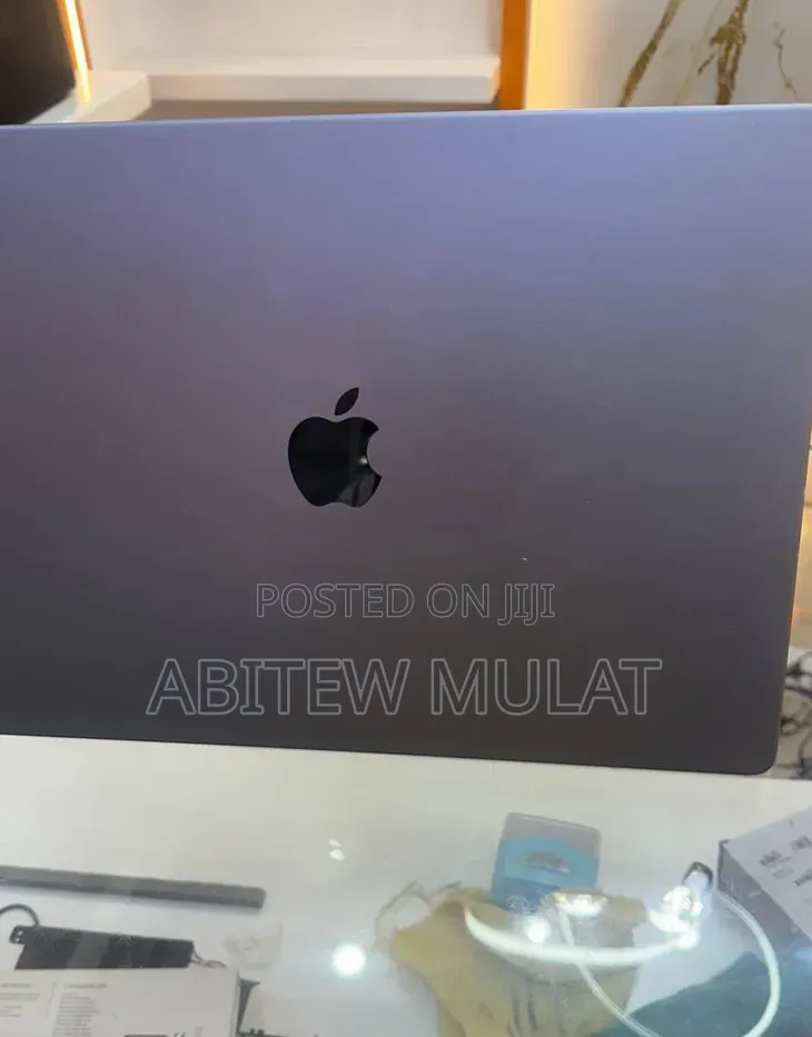 New Laptop Apple MacBook Pro 2021 M1 16GB Apple M1 Pro SSD 512GB