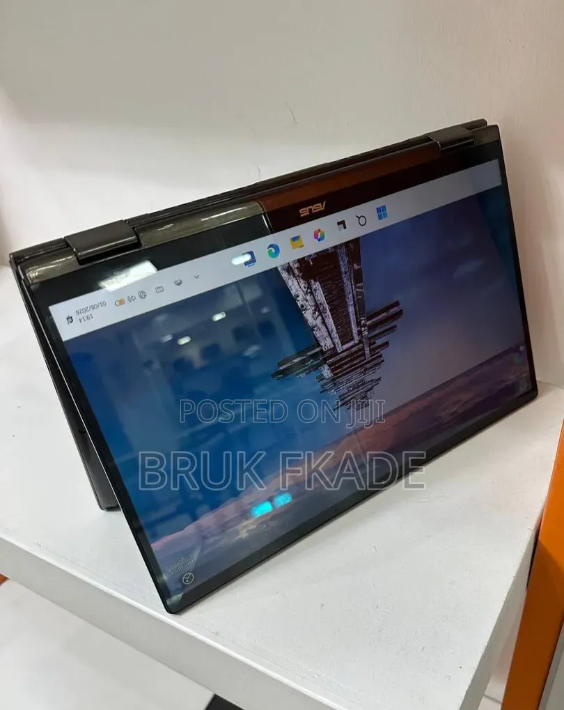 New Laptop Asus ZenBook 13 UX331UN 16GB Intel Core i7 SSD 256GB
