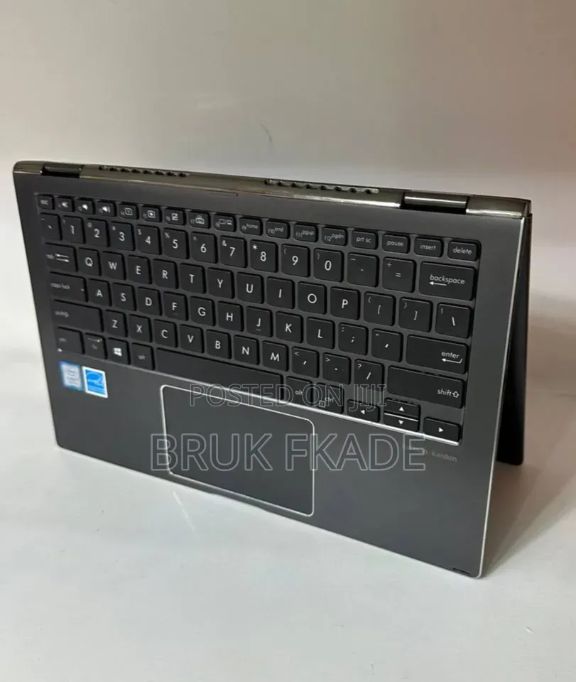 New Laptop Asus ZenBook 13 UX331UN 16GB Intel Core i7 SSD 256GB