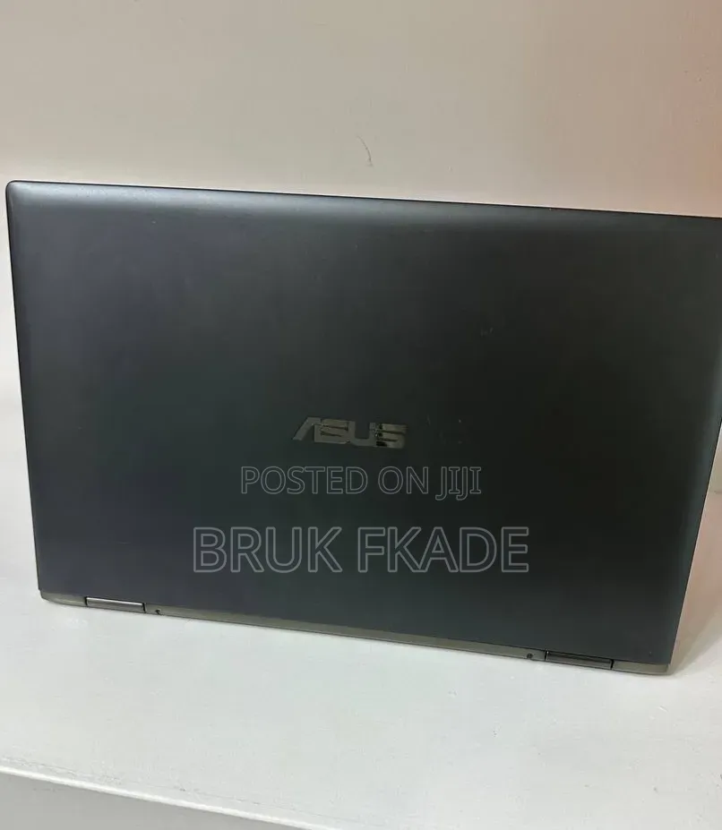 New Laptop Asus ZenBook 13 UX331UN 16GB Intel Core i7 SSD 256GB