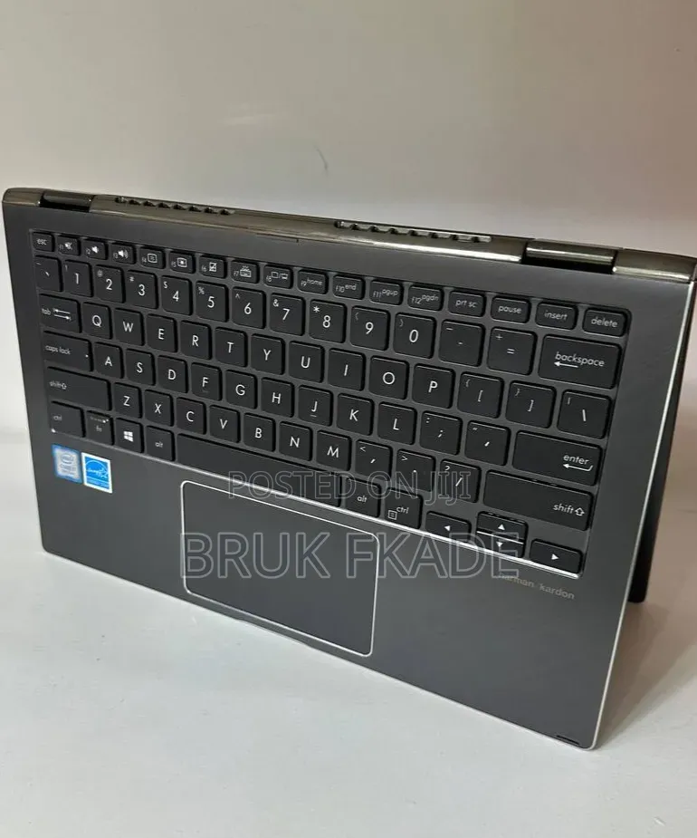 New Laptop Asus ZenBook 13 UX331UN 16GB Intel Core i7 SSD 256GB
