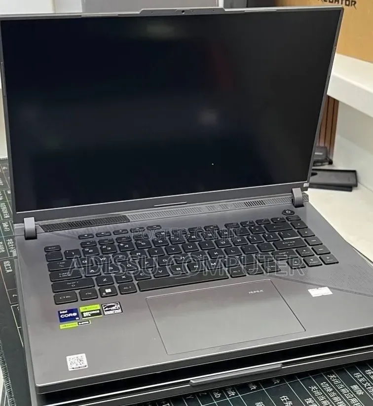 New Laptop Asus ROG Strix G15 16GB Intel Core i9 SSD 1T