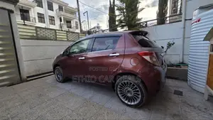 Toyota Yaris 2011 Red