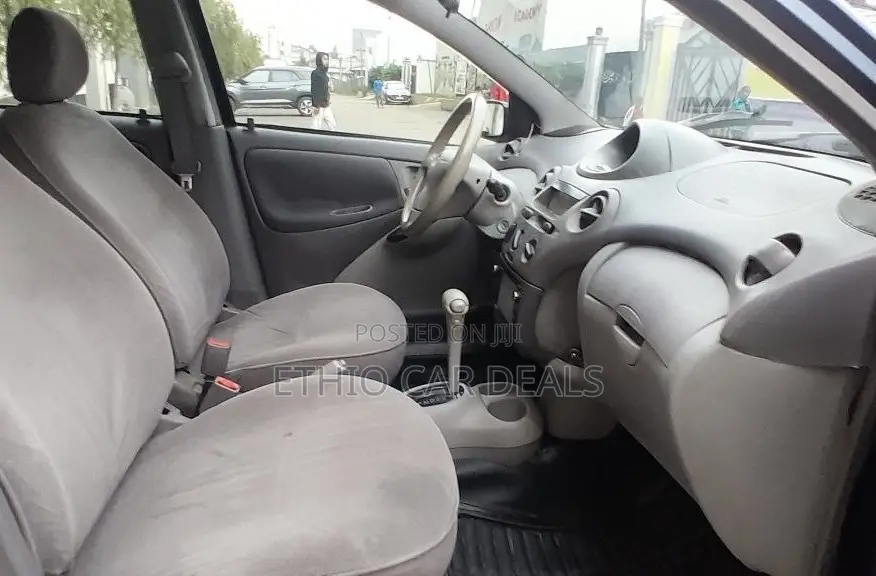 Toyota Platz 2002 Blue