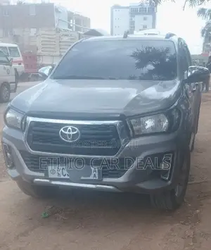 Toyota Hilux Revo Double Cab Deisel 2.4 AWD 2020 Gold