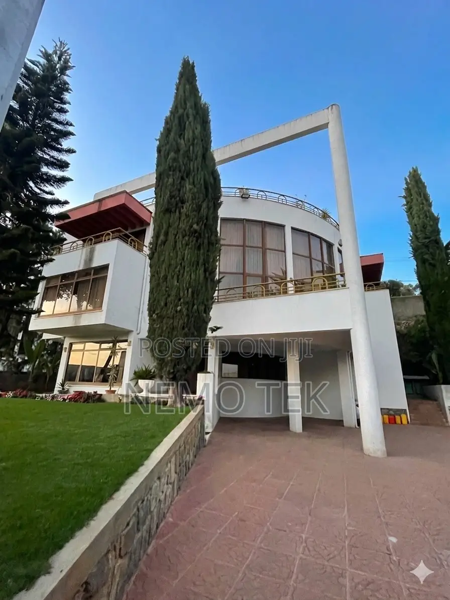5bdrm Mansion in Luke Real Estate, Yeka for rent
