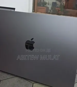 New Laptop Apple MacBook Air 2024 M3 8GB Apple M3 SSD 512GB