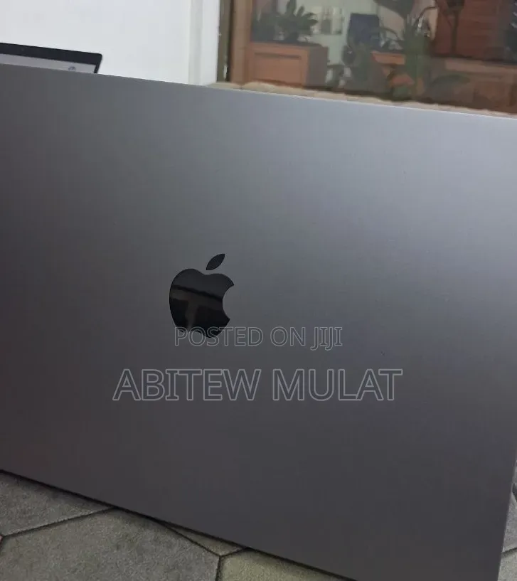New Laptop Apple MacBook Air 2024 M3 8GB Apple M3 SSD 512GB