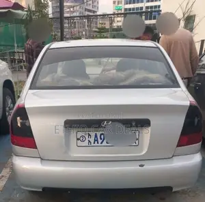 Hyundai Accent Automatic 2000 Silver