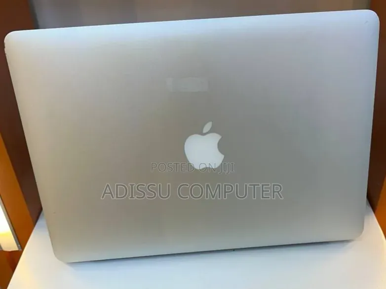 New Laptop Apple MacBook Air 2017 8GB Intel Core i5 SSD 256GB