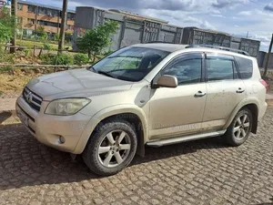 Toyota RAV4 2009 Gold