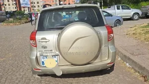 Toyota RAV4 2009 Gold