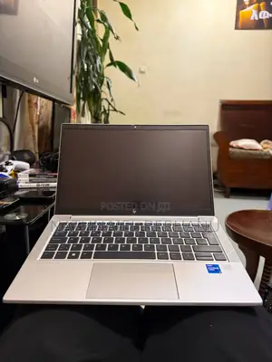 New Laptop HP EliteBook 830 G8 16GB Intel Core i5 SSD 512GB
