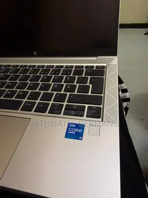 New Laptop HP EliteBook 830 G8 16GB Intel Core i5 SSD 512GB